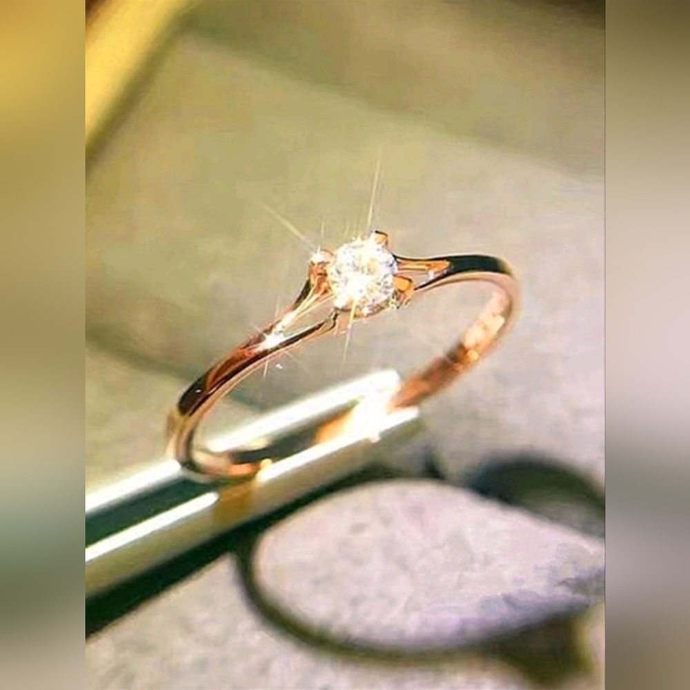 Elegant Cubic Zirconia Ring, Yellow Gold
